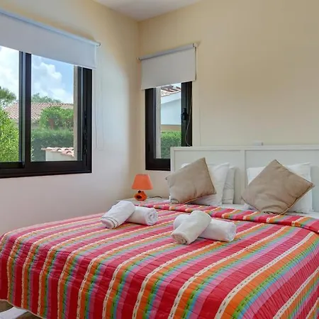 In Sleeps 4 With Pool Air Con And Wifi Vilă Lachi